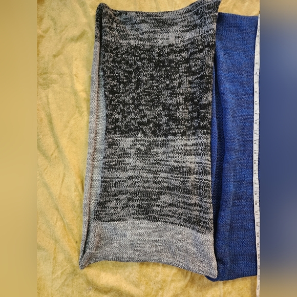 3 Knit Infinity Scarves - Picture 5 of 7